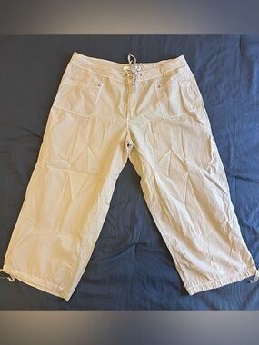 fresh produce Women's Drawstring Capris - Light Beige